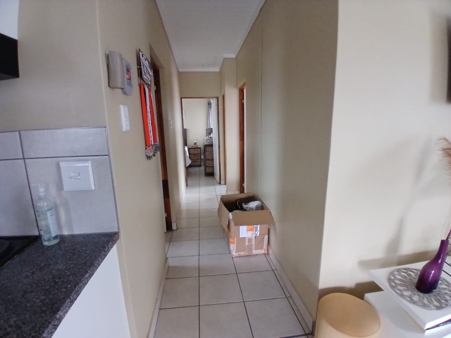 To Let 3 Bedroom Property for Rent in Hillside View Free State